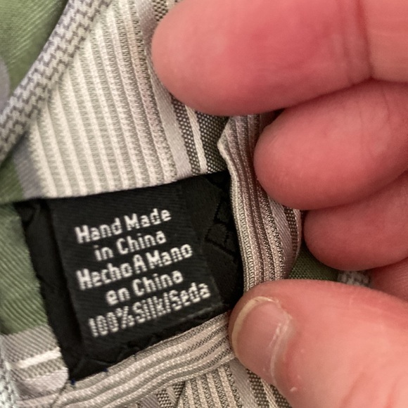 Perry Ellis Portfolio 100% Silk Green/Gray/Cream Tie - Picture 4 of 5